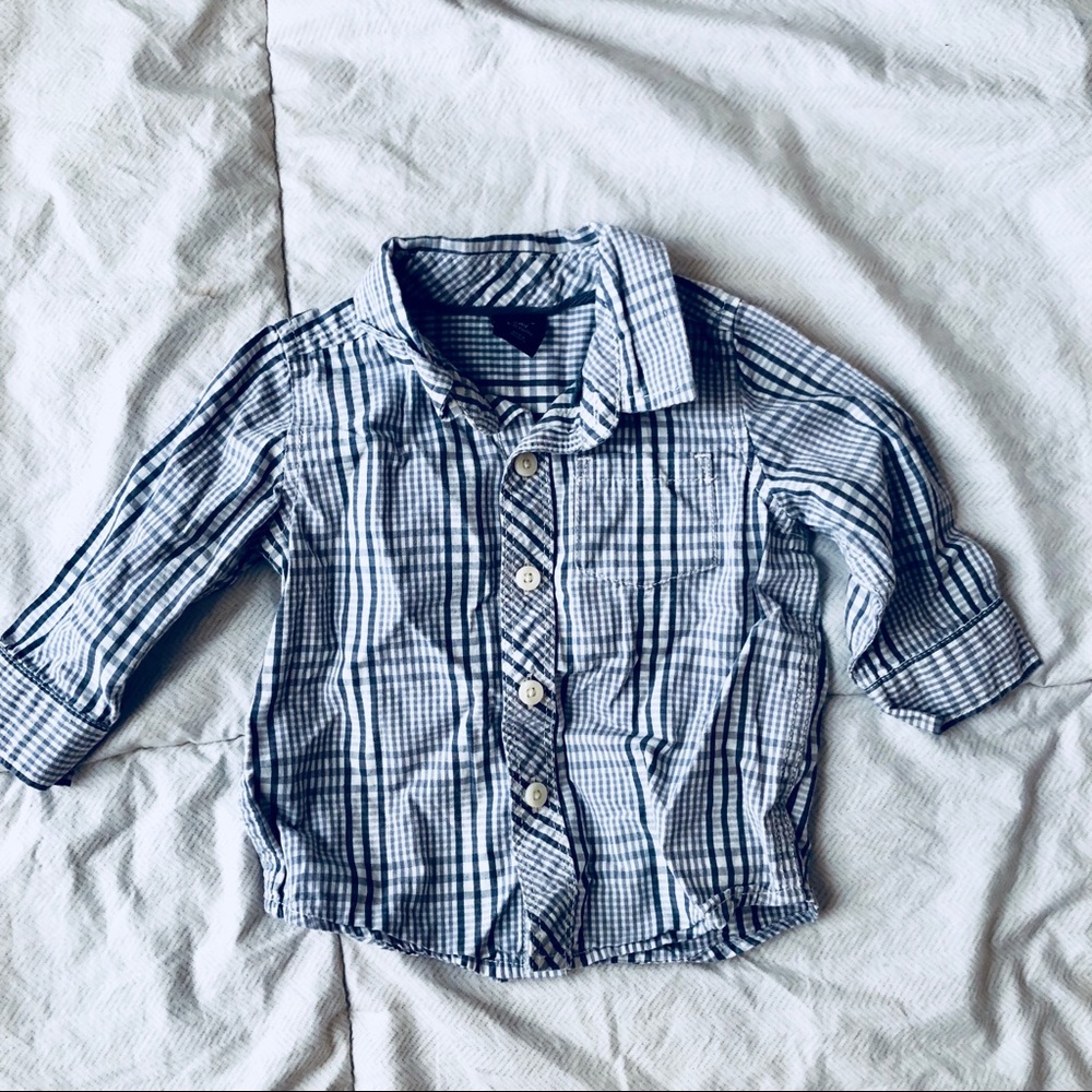 Baby Gap Button Down size 6-12 months